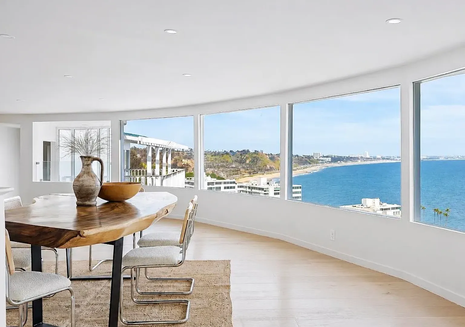 Blue Horizon House — Photo 2