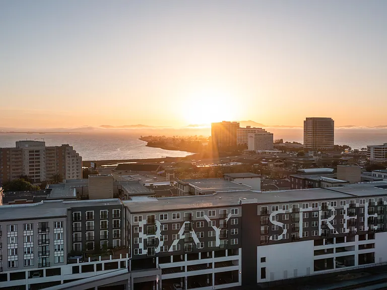 Bay House Emeryville — Photo 30