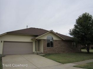 3406 W Montclair Ct, Springfield, MO 65807