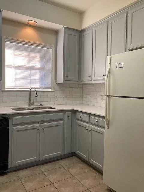 2 bed, 1.5 bath, 816 sqft, $1,400 — Photo 2