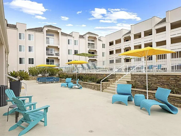 La Regencia Apartments — Photo 10