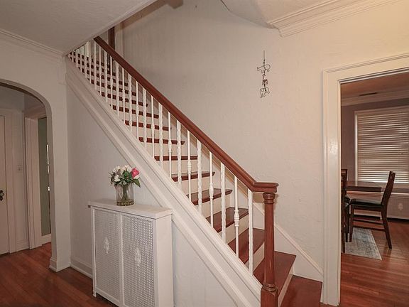 3rd image of 1325 Westminster Dr