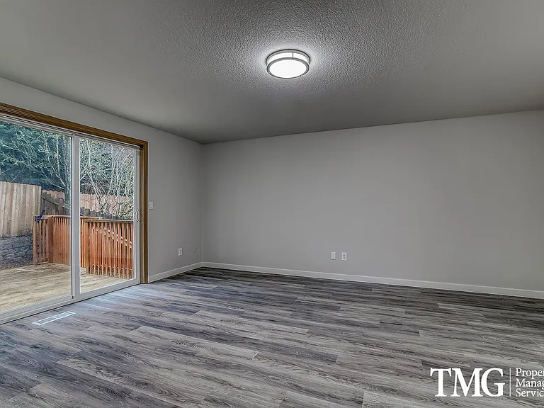 3708 NE 98th St — Photo 12