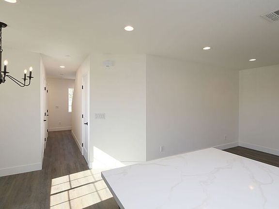 3rd image of 16385 Valencia Ave Unit 4