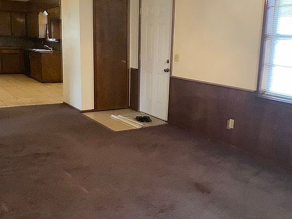 5th image of 109 Russell Rd