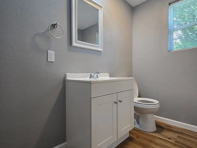 1636 N Sherman Ave — Photo 13