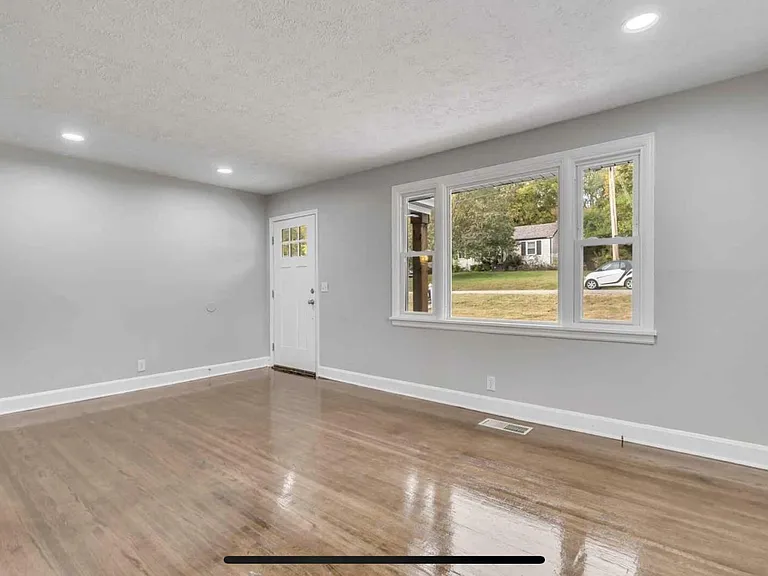 2929 Teakwood Dr — Photo 5