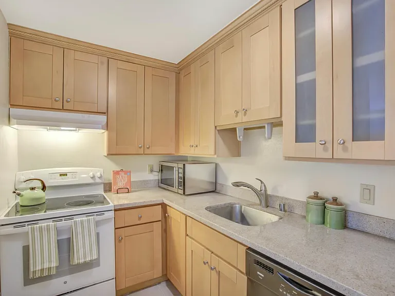 650 Alamo Ct #6 — Photo 6