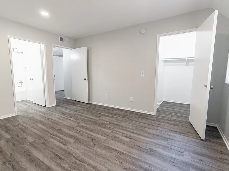 4444 Ensign Avenue — Photo 32