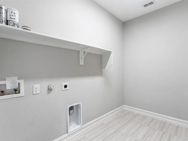 2904 Redbud Ln — Photo 24