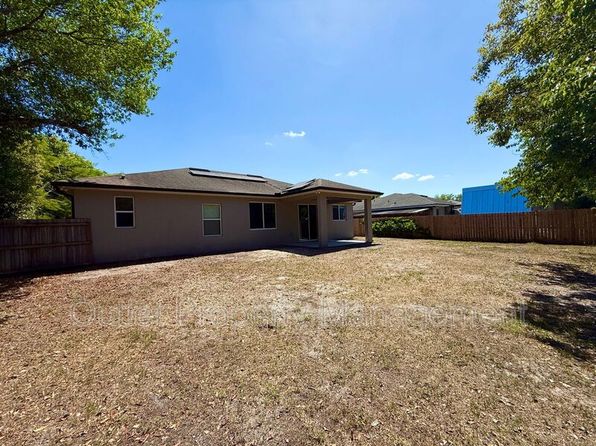 926 Feather Dr, Deltona, FL 32725