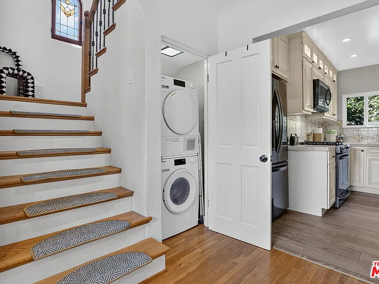 9001 Lloyd Pl — Photo 16