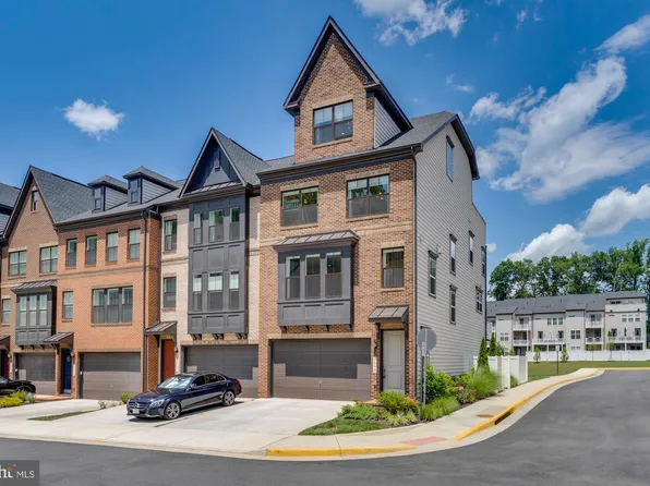 3892 Rainier Dr, Fairfax, VA 22033