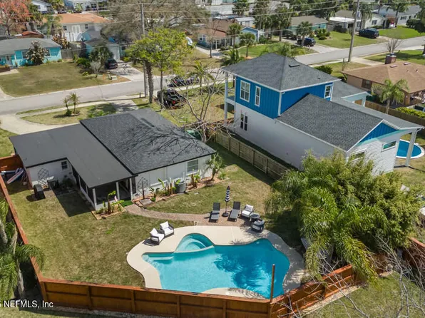 1116 10TH Street N, Jacksonville Beach, FL 32250