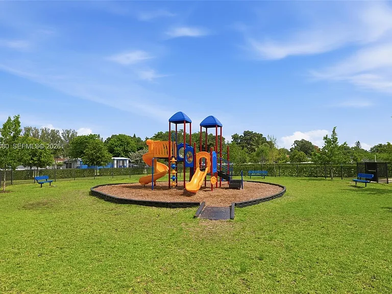 2345 NW 131st Cir — Photo 36