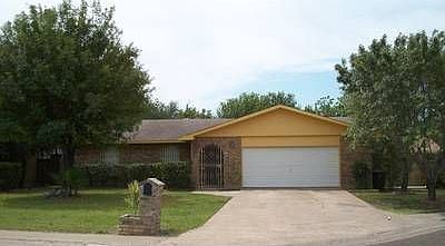 1st image of 305 Gumwood Ln