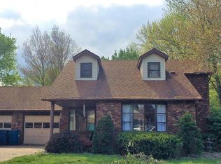 310 Timberwood Dr, Bethalto, IL 62010