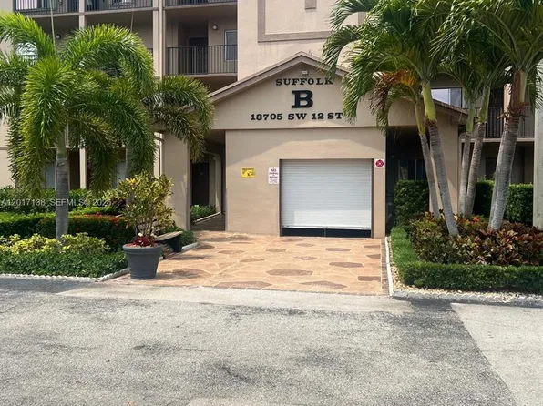 13705 SW 12th St APT 208B, Pembroke Pines, FL 33027