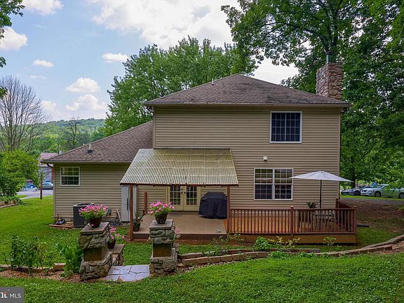 3rd image of 180 Hertzog Valley Rd