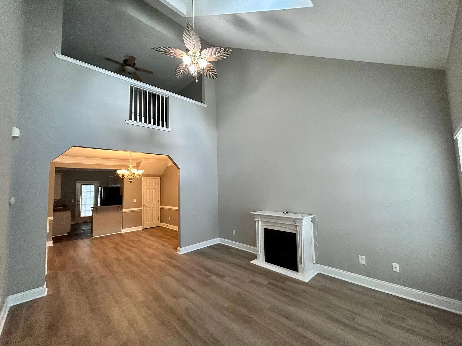 3 bed, 2.5 bath, 1632 sqft, $1,550 — Photo 3
