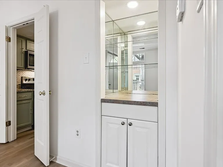 1694 Belvedere Ct — Photo 15