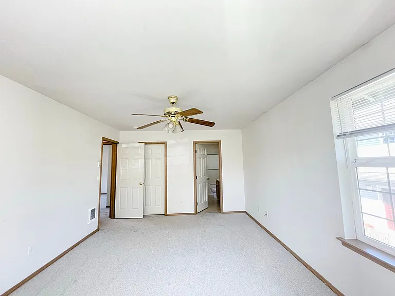 1427 Virginia Ave — Photo 17