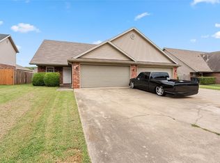 2821 Ponchartrain St, Springdale, AR 72764