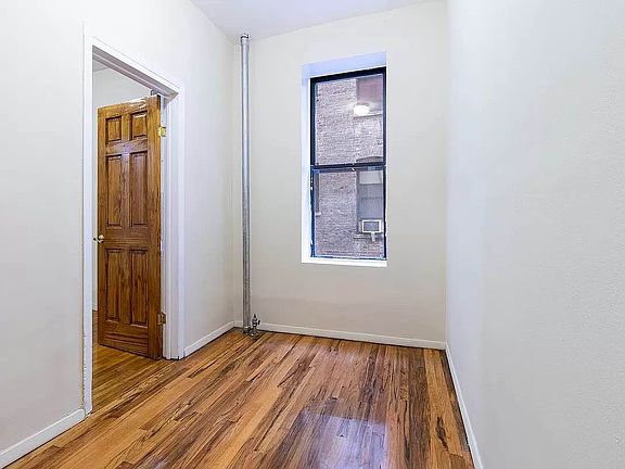 3rd image of 28 Macombs Pl APT 16