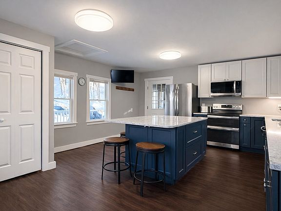 3rd image of 21 Main Street