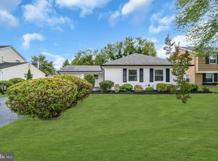 38 Pembrook Ln, Willingboro, NJ 08046