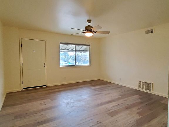 4th image of 2825 Malabar Ave