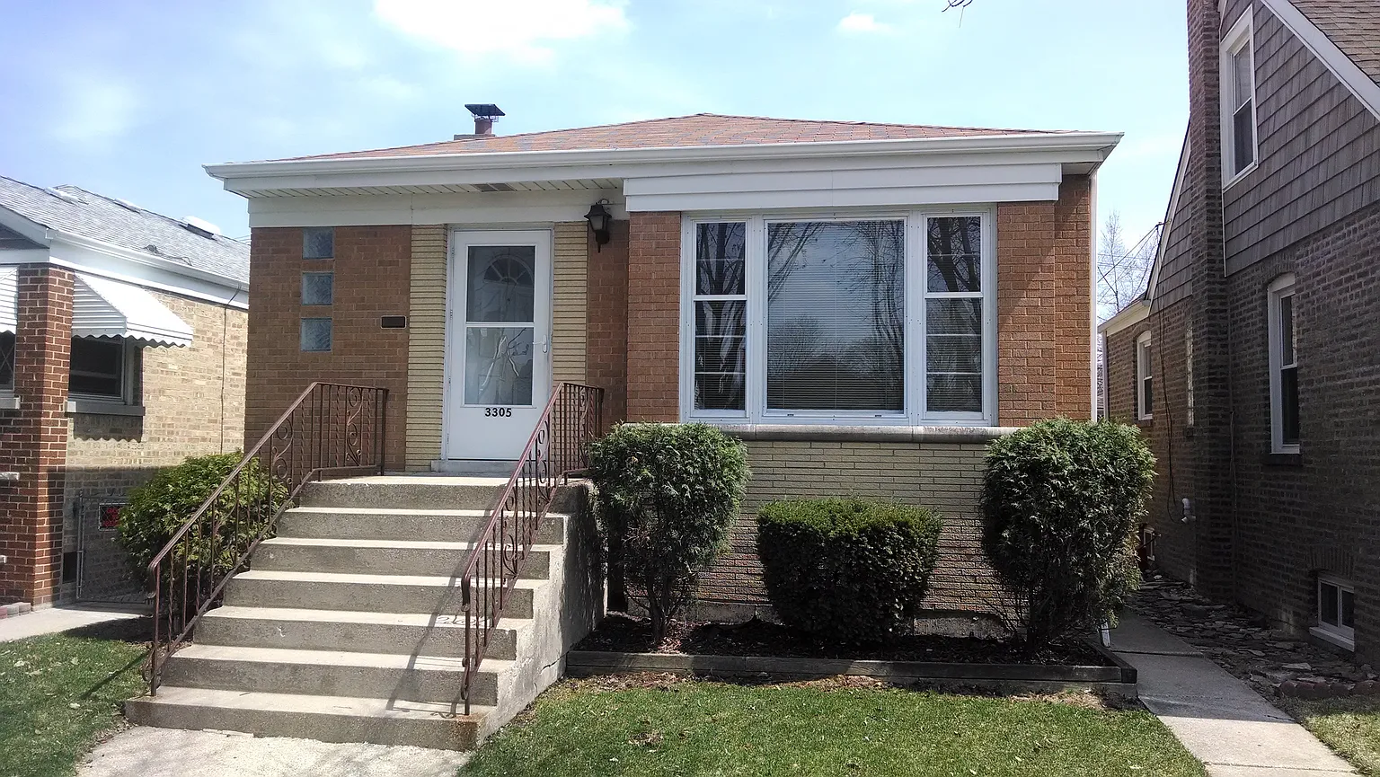 3305 N Plainfield Ave photo 1