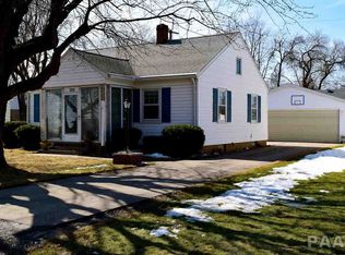 3232 W Shoff Cir, Peoria, IL 61604