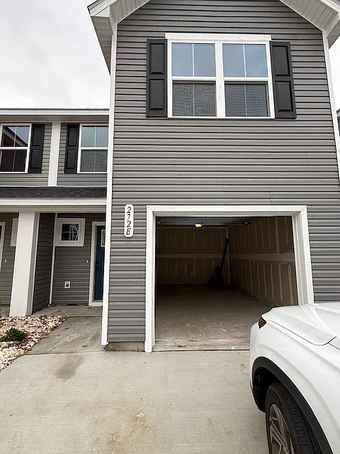 Building Photo - 272 Christiana Ln