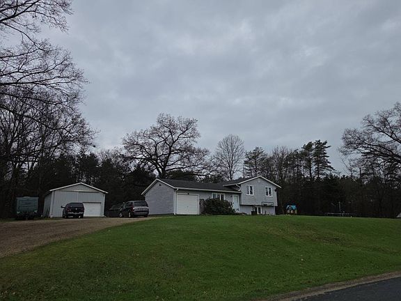 3rd image of 60441 26th St