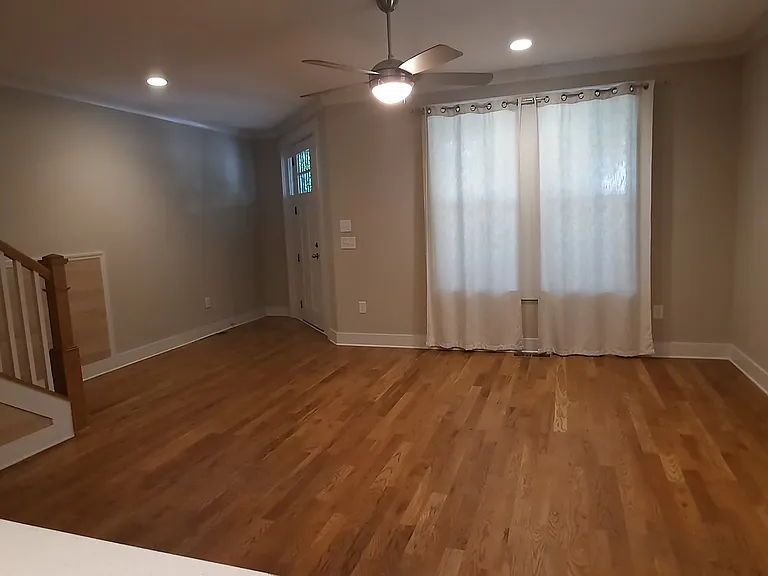 1726 Carvell Ave — Photo 4