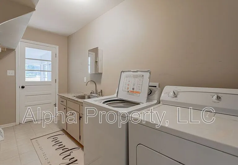 109 Roberts Cir — Photo 19