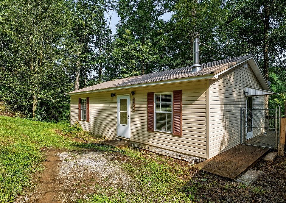1st image of 1899 Arrowhead Dr