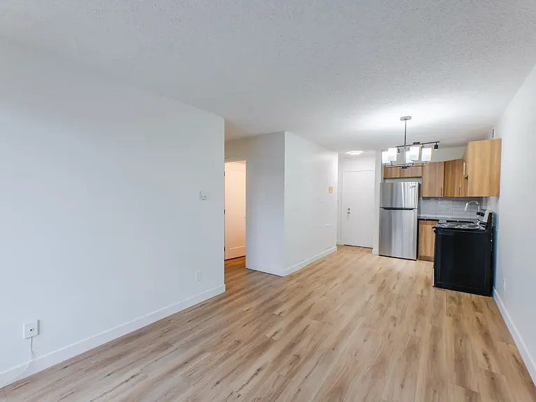 510 21st Ave SW — Photo 25