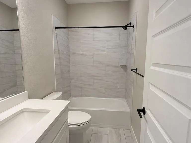 2275 S Poppy St — Photo 13