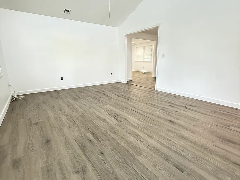 111 Buckhorn Lake Ct — Photo 4