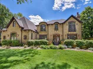 569 Fairview Ave, Glen Ellyn, IL 60137