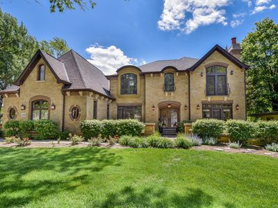 569 Fairview Ave, Glen Ellyn, IL, 60137