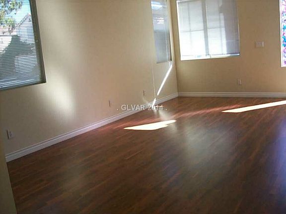 4th image of 964 Whispering Grove Ave