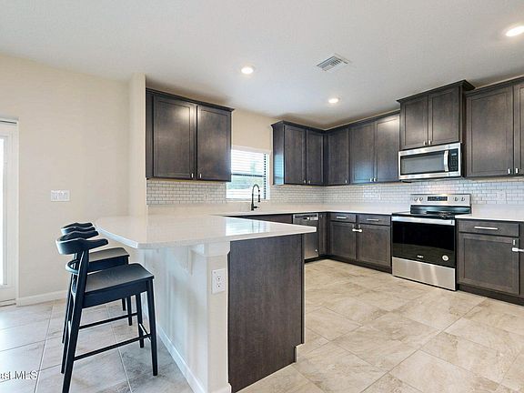 3rd image of 4607 Broomsedge Cir
