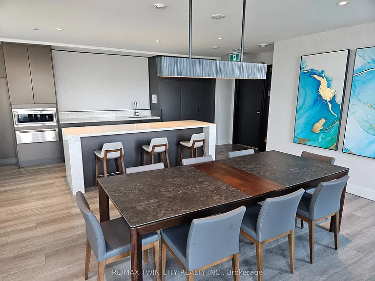 55 Duke St W #606 — Photo 20
