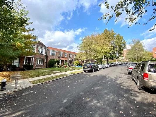 2nd image of 139-29 Pershing Cres