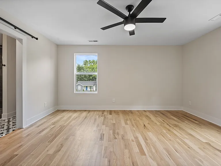 1004 Virginia Ave — Photo 14