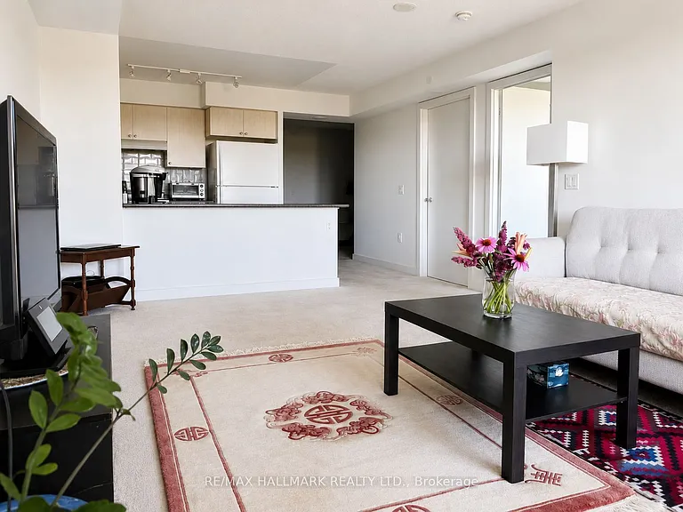 1346 Danforth Rd #908 — Photo 4