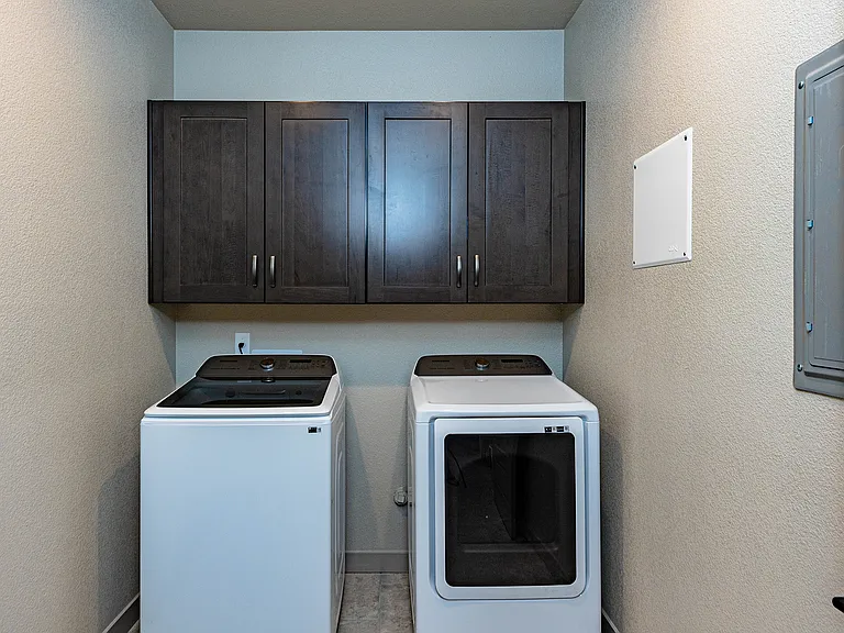 3650 Parkview Dr — Photo 8